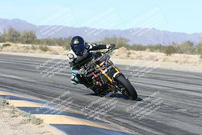 media/Dec-04-2025-Racers Edge (Thu) [[5ebc9f124d]]/3-B Group/3-Session 2 (Turn 7 Inside)/